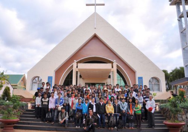 Thanh niên Giáo xứ lên đường tham dự Đại Hội Giới Trẻ Giáo Phận
