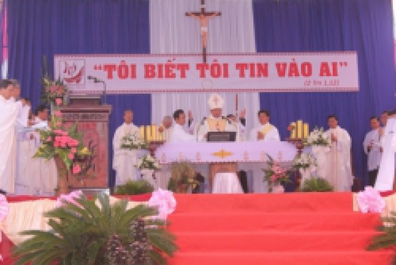 Nghi thức bế mạc Năm Đức Tin tại các Giáo xứ trong GP. Banmêthuột