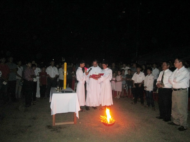 Hình ảnh thánh lễ Phục Sinh tại giáo họ Phaolô