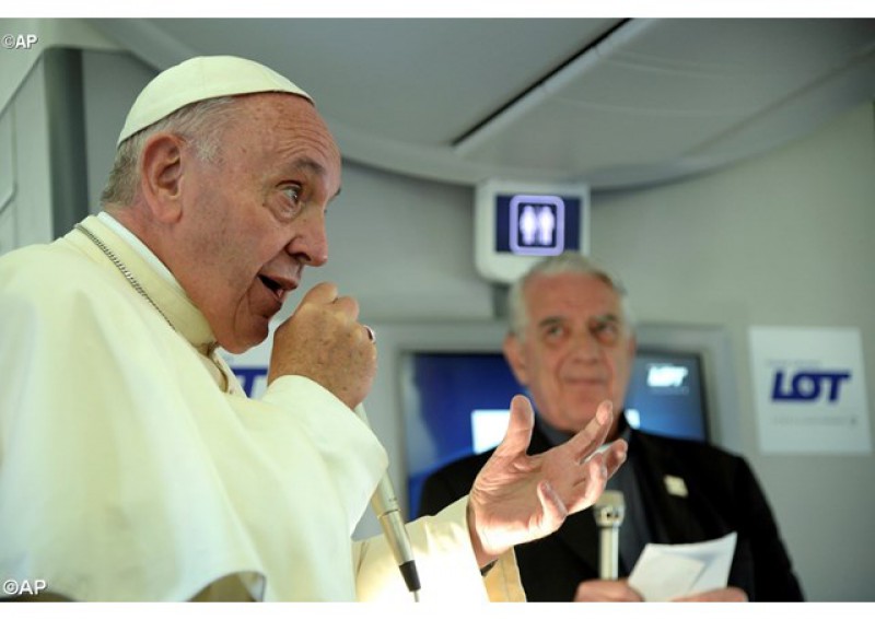 Toàn văn bài phỏng vấn Đức Giáo hoàng trên chuyến bay từ Krakow về Roma