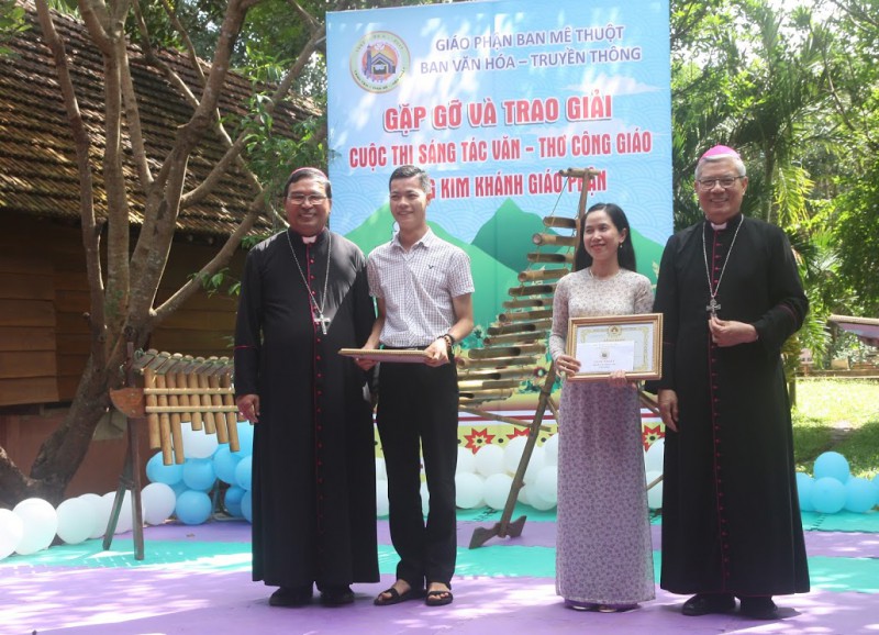 Chùm thơ Hoàng Duy Khánh - Giải nhất 50 năm Giáo phận