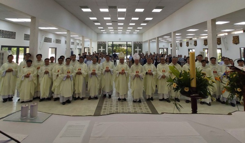 Thánh lễ Tạ ơn và cầu nguyện cho sứ vụ mới của Đức cha Louis – Viện phó HVCGVN