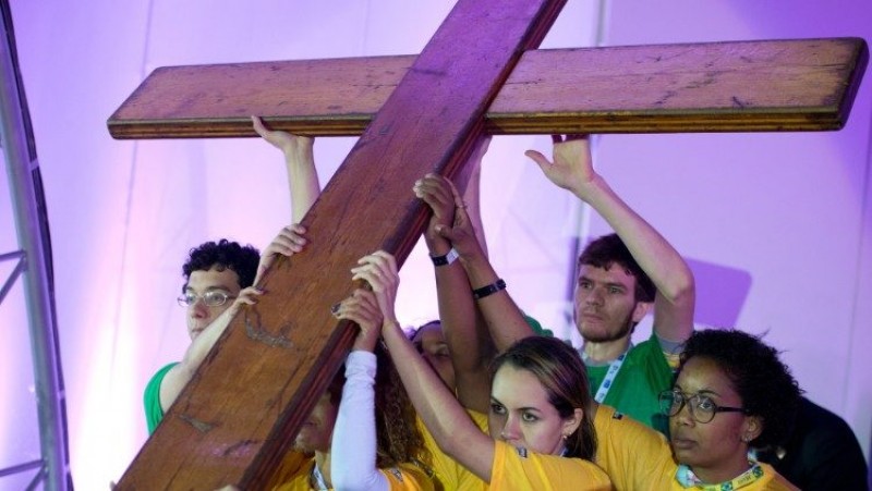 Từ tháng 11, hai biểu tượng của Ngày Giới trẻ Thế giới sẽ được rước đến các giáo phận ở Bồ Đào Nha