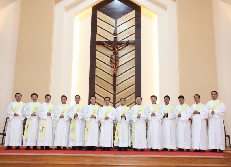 GP Banmêthuột - Thánh lễ truyền chức linh mục