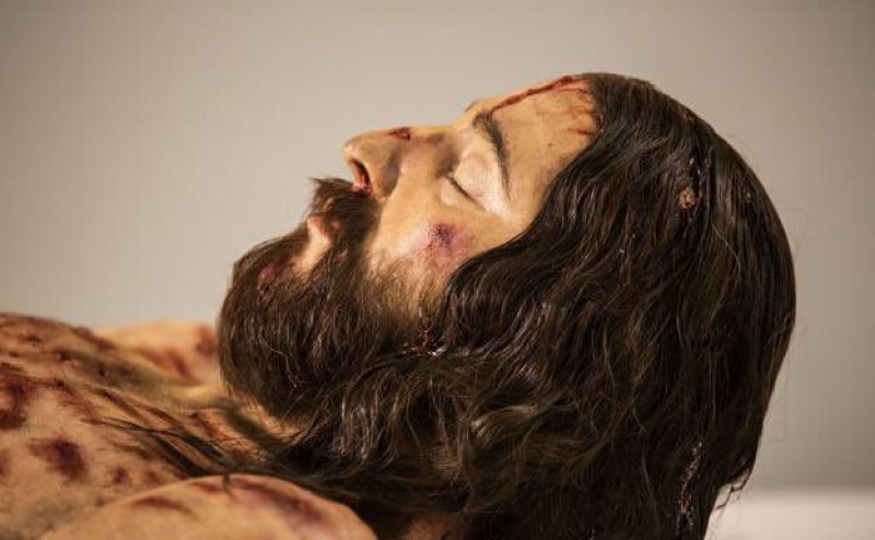 Tin Thế giới ngày 15/10/2022: Tượng siêu thực của Chúa Giêsu được tái hiện dựa trên Tấm vải liệm thành Turin