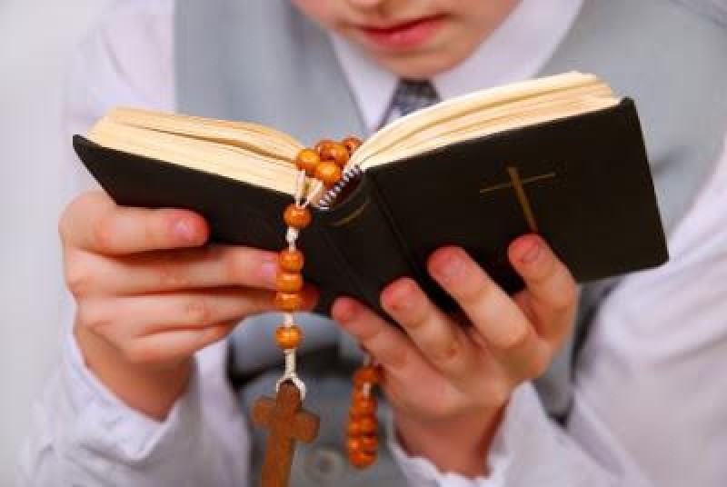 Để giúp con cái trở thành tín hữu Công giáo tốt lành