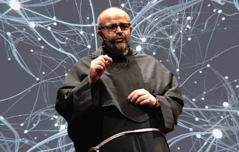 Linh mục Dòng Phanxicô Paolo Benanti