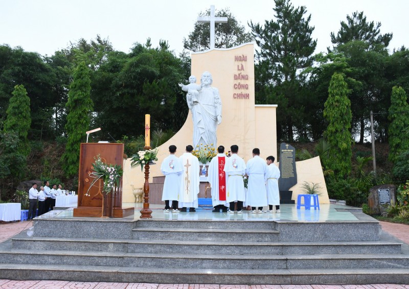 Vinh Hương: Lễ kính Thánh Giuse Thợ - Bổn mạng giáo họ Thanh Tân và Ca đoàn giáo họ Thanh Tân