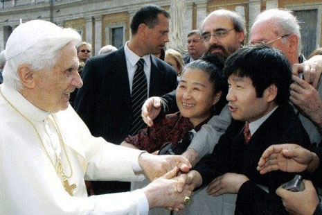 Đức Bênêđictô tiếp một số lãnh đạo Giáo hội Trung Quốc tại quảng trường Thánh Phêrô