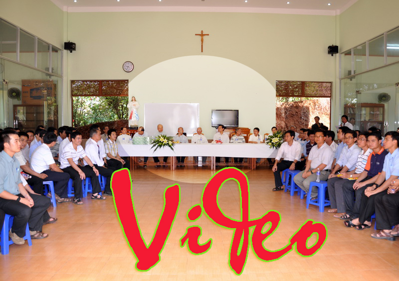 Video: Giáo xứ Vinh Hương tiếp đón đoàn hành hương Đại Chủng Viện Sao Biển
