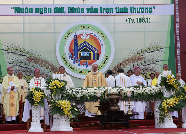 Thánh lễ khai mạc Năm Thánh mừng Kim Khánh GP.BMT