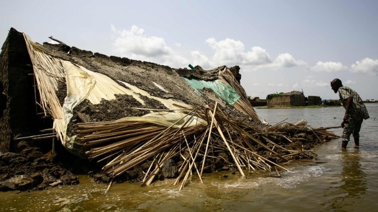 ĐTC trợ giúp Nam Sudan và Hy Lạp bị lũ lụt và hỏa hoạn