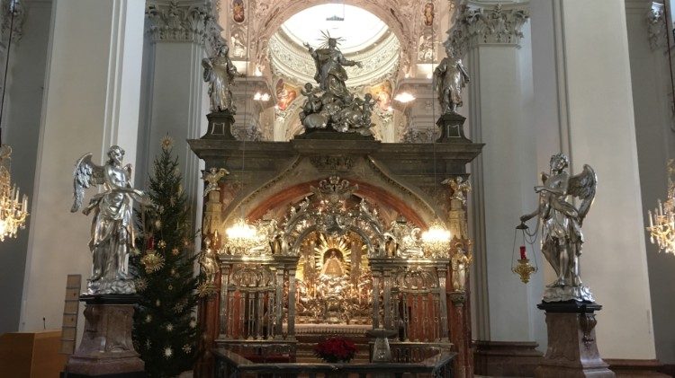 Đền thánh Đức Mẹ Mariazell ở Áo