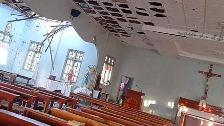 Nhà thờ ở Myanmar tiếp tục bị trúng đạn. Tất cả giáo xứ ở Loikaw phải sơ tán