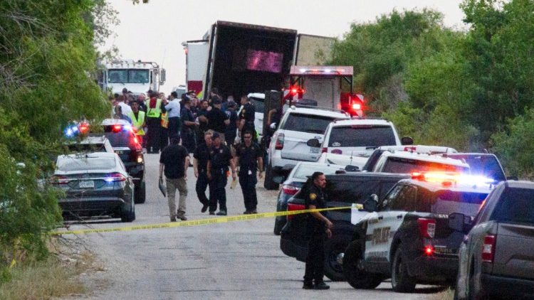 Giáo hội Hoa Kỳ bày tỏ sự đau lòng về cái chết của ít nhất 40 người di dân trong một chiếc xe tải