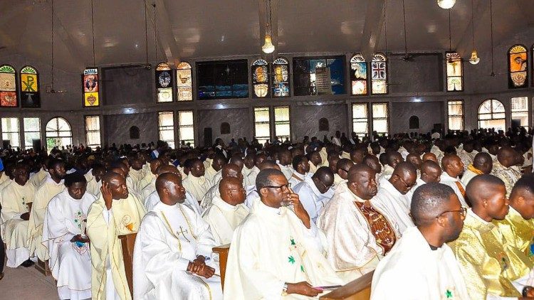 Thêm hai linh mục Nigeria bị bắt cóc