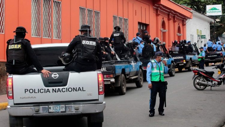 Cảnh sát Nicaragua dùng vũ lực bắt Đức cha Álvarez