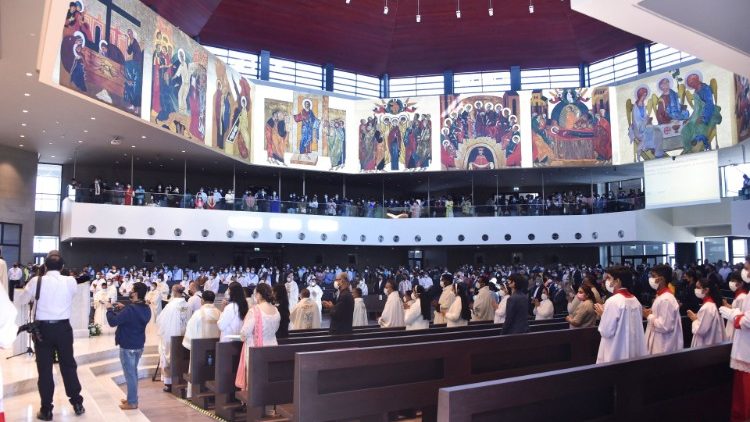 Ca đoàn 100 người sẽ hát 4 ngôn ngữ trong Thánh lễ ĐTC cử hành tại Bahrain