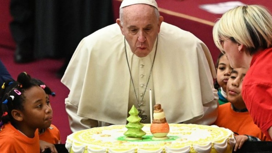 Hình Đức Thánh Cha mừng sinh nhật của ngài trong năm 2018, Vatican News