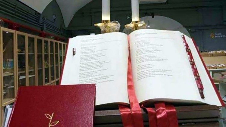ĐTC Phanxicô: Giám mục phải có phép Toà Thánh khi cho phép cử hành Thánh lễ theo nghi lễ cũ
