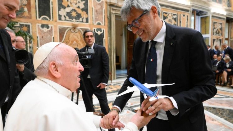 ĐTC gọi hãng hàng không ITA của Ý là “đôi cánh của Giáo hoàng”