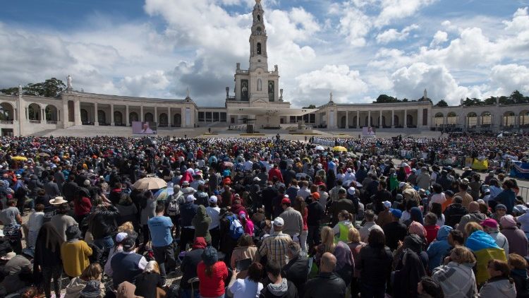 Hàng ngàn lễ sinh Bồ Đào Nha tham dự cuộc gặp gỡ hàng năm tại Fatima