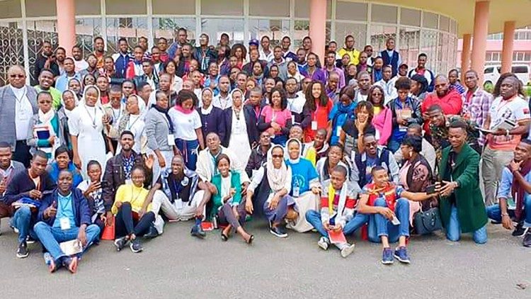 Giới trẻ Angola lên đường tham dự Đại hội GTTG Lisbon