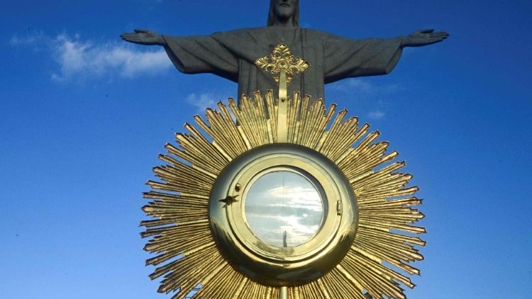 “Lối Sống Thánh Thể” – Chiếc neo giúp người Kitô hữu giữ vững căn tính giữa trào lưu tục hóa