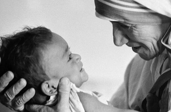 “Thầy ban cho các con một điều răn mới là các con hãy yêu thương nhau, như Thầy đã yêu thương các con” (Ga 14,24)