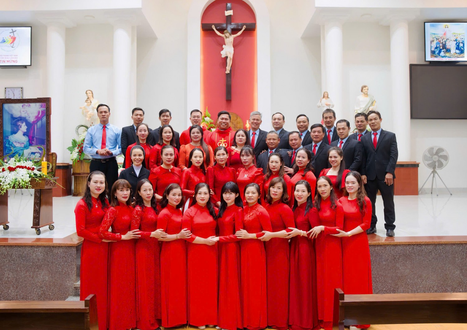 Lễ Thánh Cecilia: Bổn mạng Ca đoàn Cecilia Giáo xứ Vinh Hương