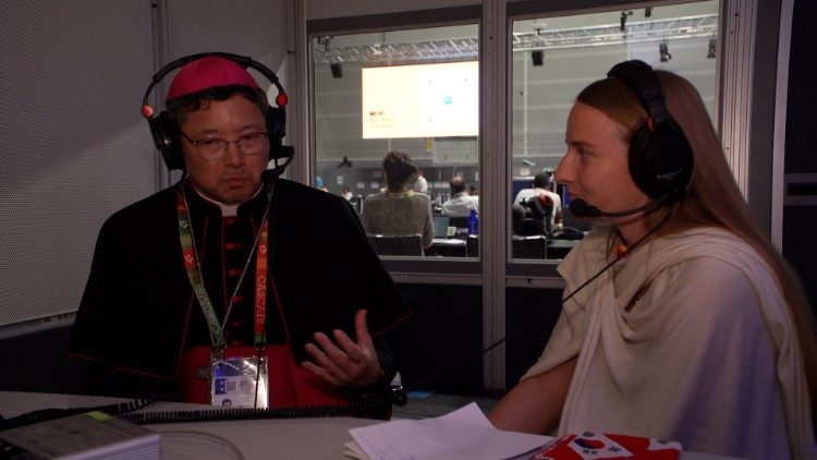 Đức Tổng Giám mục Chung Soon-taek của Seoul trong một cuộc phỏng vấn