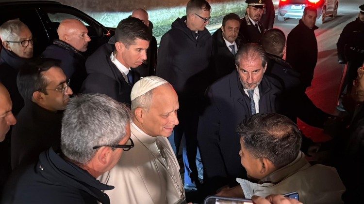 Đức Thánh Cha trả lời câu hỏi của các nhà báo tại Castel Gandolofo