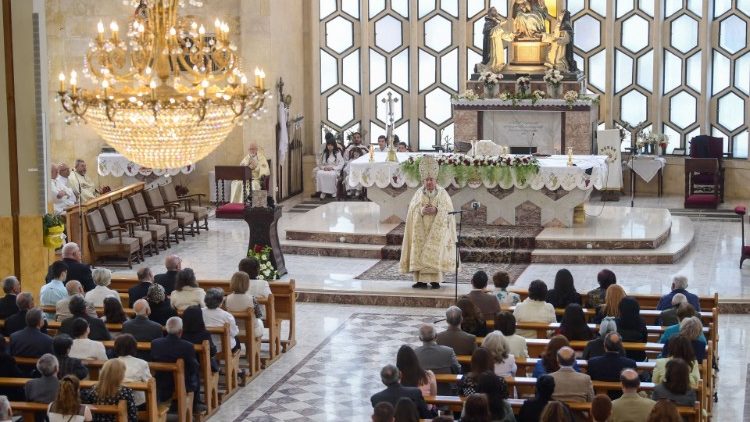 Các tín hữu Syria tham dự Thánh lễ