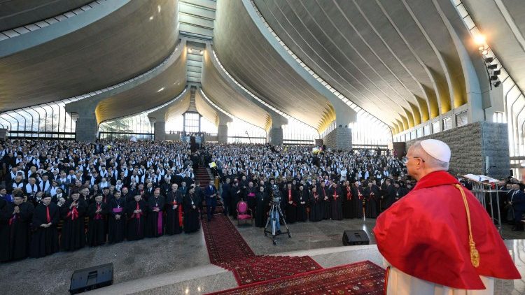 ĐTC Lêô XIV gặp gỡ các Giám mục, linh mục, phó tế, tu sĩ nam nữ và nhân viên mục vụ ở Libăng
