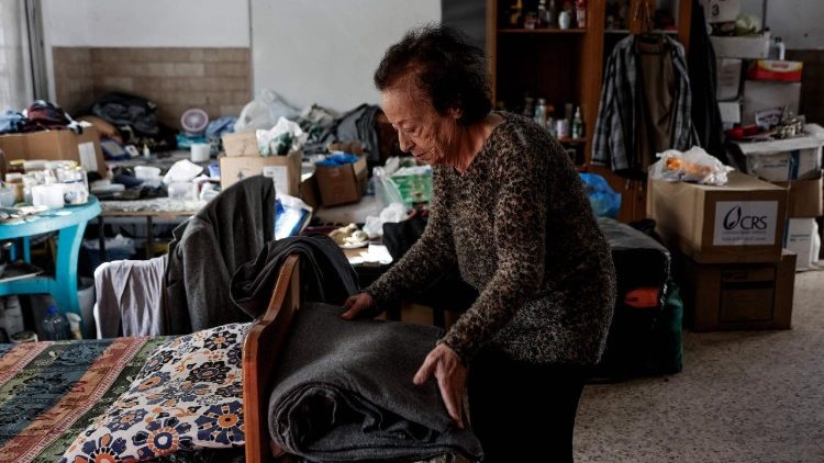 Nhà thờ Công giáo Thánh Gia ở dải Gaza trở thành nơi trú ẩn cho người di tản vì chiến tranh.