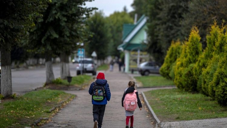 Tòa Thánh nỗ lực đưa các trẻ em Ucraina bị đưa sang Nga trở về gia đình