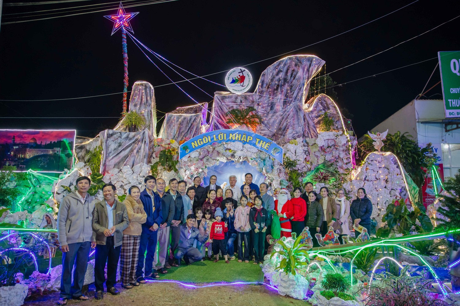 Vinh Hương: Viếng Hang đá Giáo họ Vinh Sơn