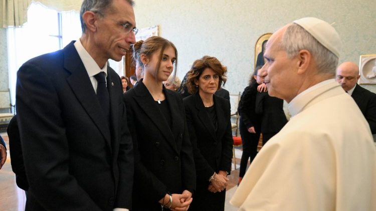 ĐTC Lêô XIV gặp gỡ thân nhân các nạn nhân vụ hỏa hoạn ở Thụy Sĩ