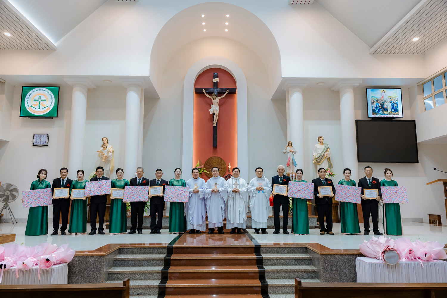 Giáo xứ Vinh Hương: Thánh lễ Tạ ơn 35 năm hôn phối