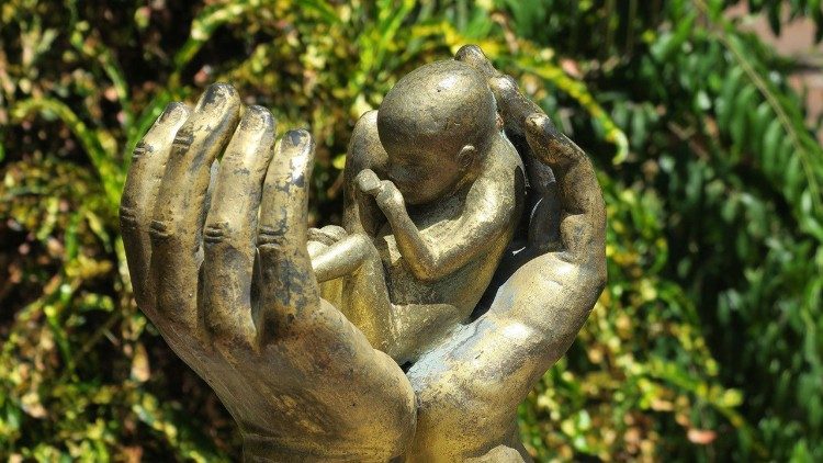 Năm 2025, tổ chức “Mạng lưới bà mẹ” giúp 50.000 phụ nữ mang thai không phá thai
