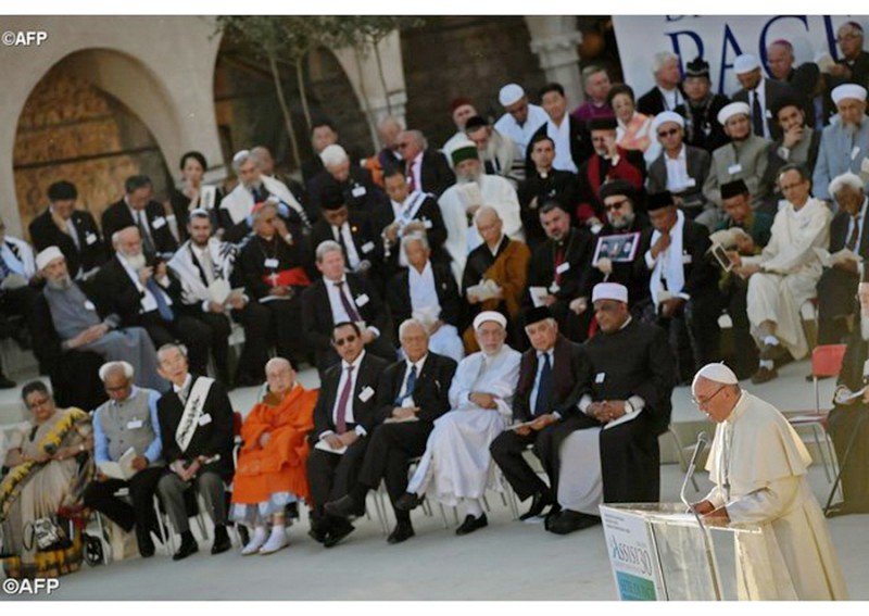 Đức Giáo Hoàng tại Assisi: Chiến tranh không thể gọi là thánh