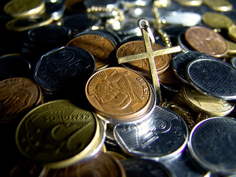 Nguy cơ của tiền bạc đối với nhiều Giáo sĩ, Tu sĩ ngày nay