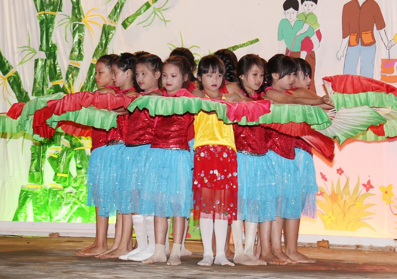 Video: Trăng Thu Vinh Hương 2014