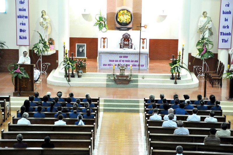Thánh nữ Maria Faustina Kowalska - Bổn mạng Cộng đoàn Lòng Chúa Thương Xót Vinh Hương