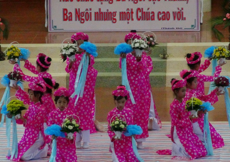 Video - Dâng Hoa Kính Mẹ