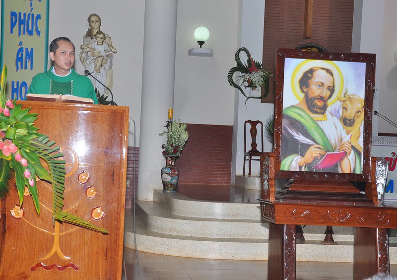 Gia trưởng giáo họ Thanh Tân mừng lễ bổn mạng