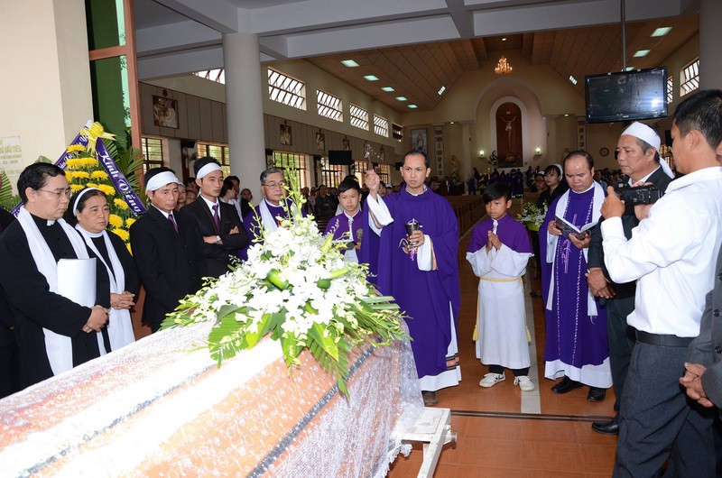 Vinh Hương - Thánh lễ an táng bà cố Maria Trần Thị Kiều (Bà cố Thanh)