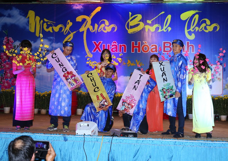 Vinh Hương - Hình Ảnh Vui Xuân Đêm Mồng Hai Tết Bính Thân