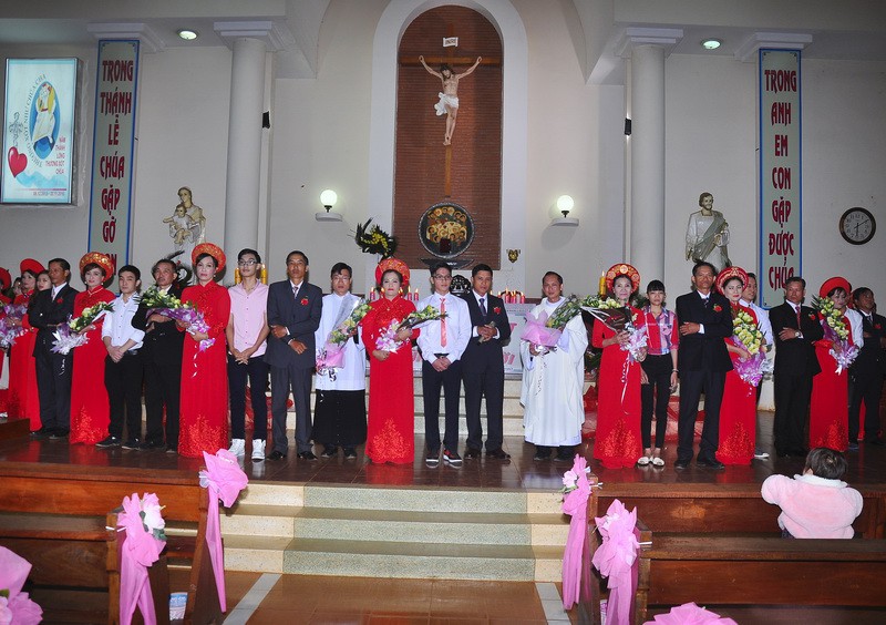 Giáo Xứ Vinh Hương - Thánh Lễ Tạ Ơn Ngân Khánh Hôn Phối