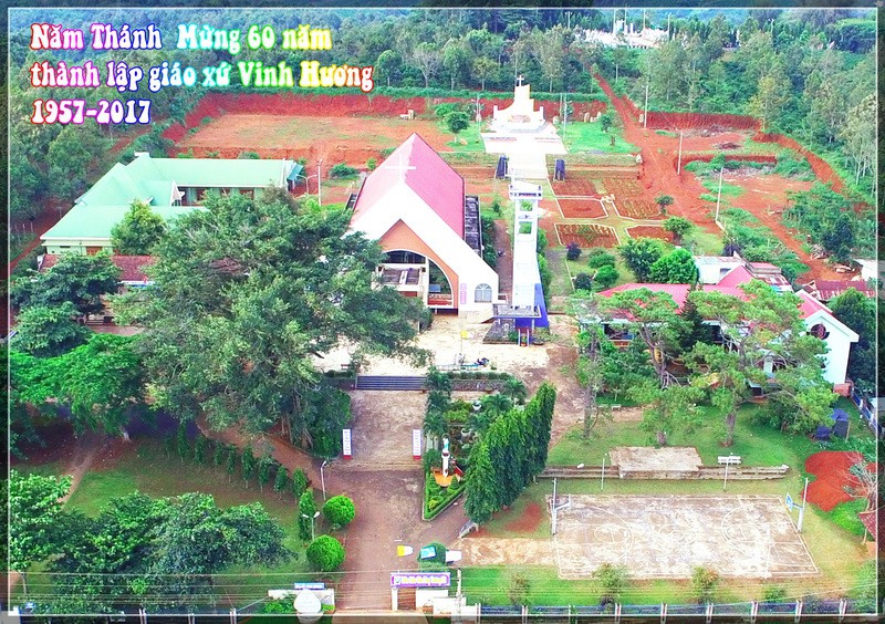 Vinh Hương - Chương trình lễ khai mạc mừng 60 năm thành lập giáo xứ.